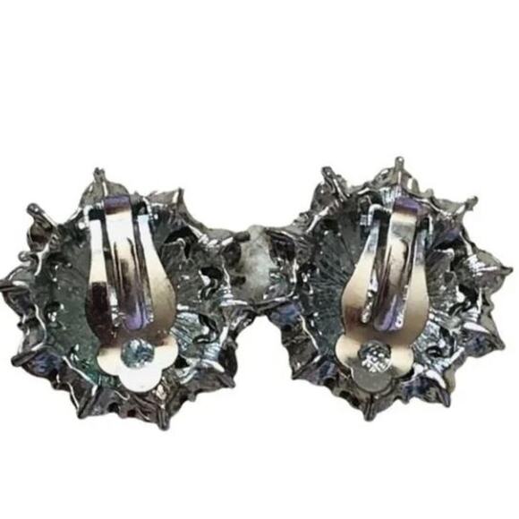 Vintage Sparkly Clip On Earrings - Picture 3 of 3
